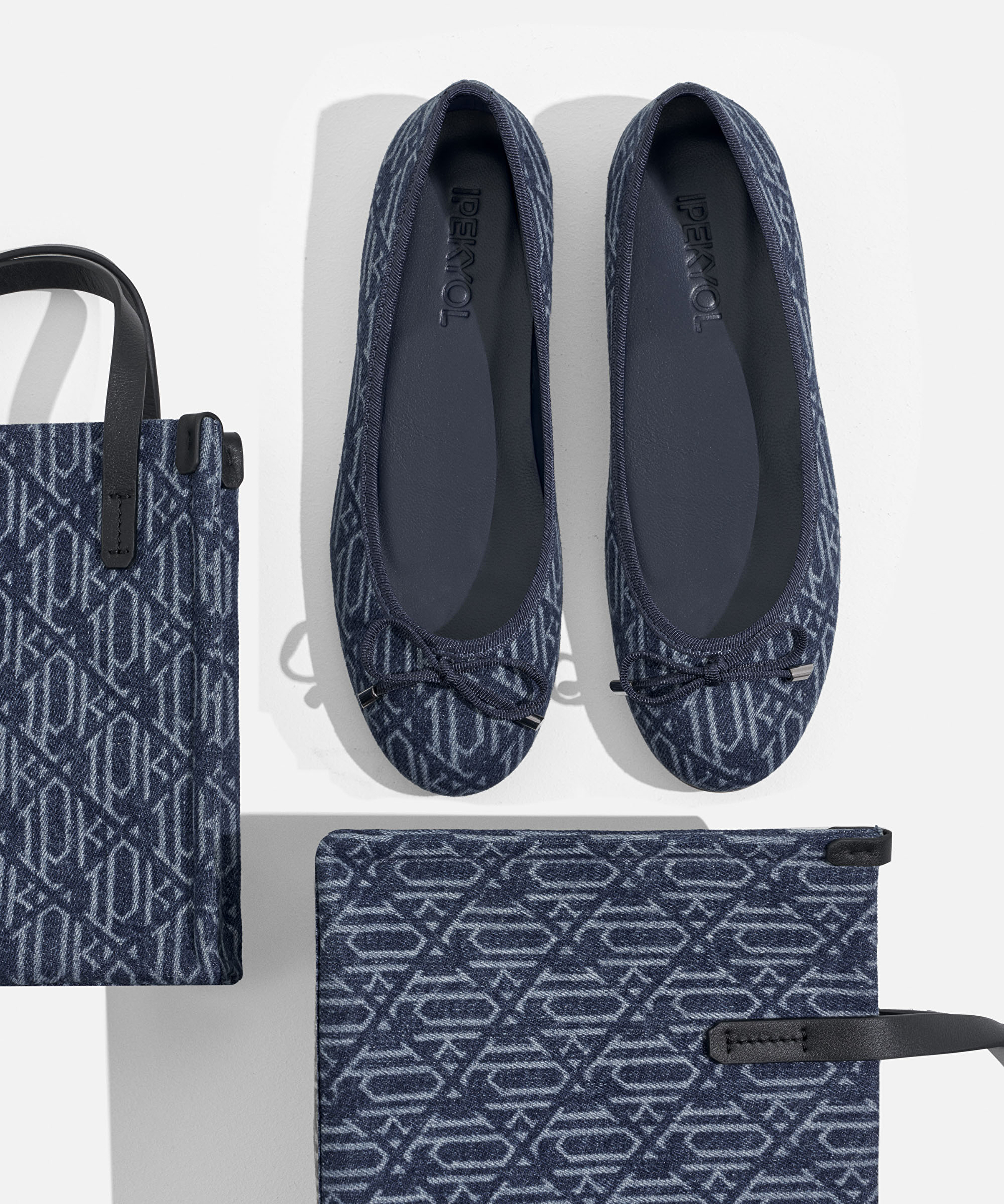 Monogram denim babet_3